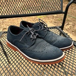 Men’s dress shoes